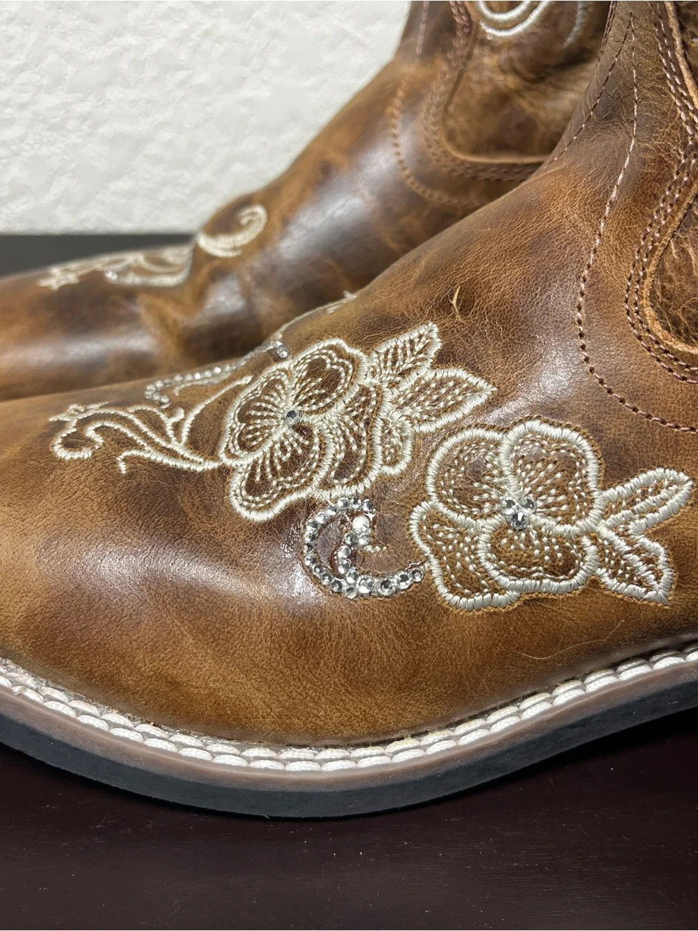 SHYANNE GIRLS' LITTLE LASY FLORAL EMBROIDERED WESTERN BOOTS - BROAD SQUARE TOE